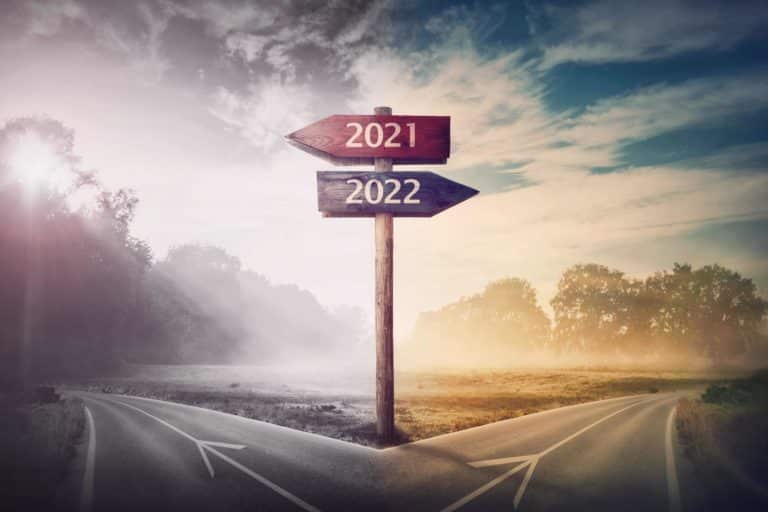 2022 street sign depicting new year resolutions